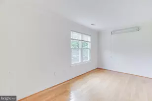 10136 Yorktown Dr, Great Falls, VA 22066 - Photo 34