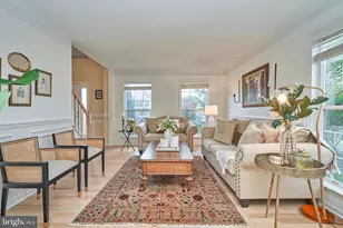 20952 Hollyberry Ct, Ashburn, VA 20147 - Photo 10