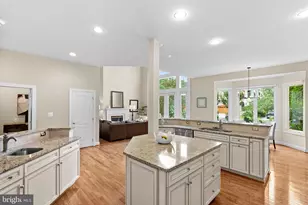 18349 Fairway Oaks Square, Leesburg, VA 20176 - Photo 34