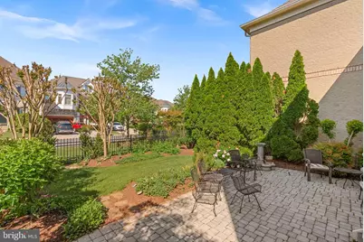 18349 Fairway Oaks Square, Leesburg, VA 20176 - Photo 6