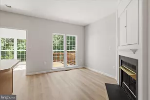 45618 Grand Central Sq, Sterling, VA 20166 - Photo 8