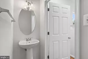 45618 Grand Central Sq, Sterling, VA 20166 - Photo 10
