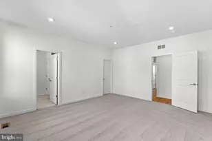 43841 Venetian Sq, Ashburn, VA 20147 - Photo 10