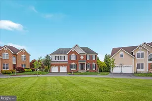 42671 Leaflet Ln, Chantilly, VA 20152 - Photo 2