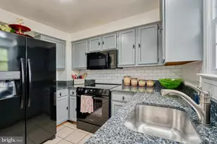 24 Huntley Ct, Sterling, VA 20165 - Photo 8