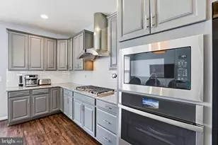 42321 Alder Forest Terrace, Sterling, VA 20166 - Photo 2