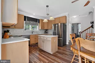 17565 Brookville Ct, Round Hill, VA 20141 - Photo 10