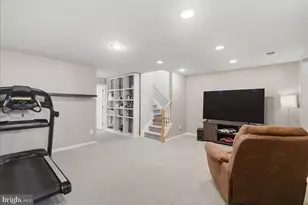 20361 Hartwell St, Ashburn, VA 20147 - Photo 30