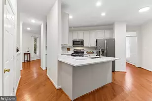 43528 Clivedon Ct, Ashburn, VA 20147 - Photo 4