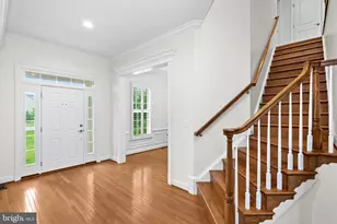 35124 Greyfriar Dr, Round Hill, VA 20141 - Photo 8