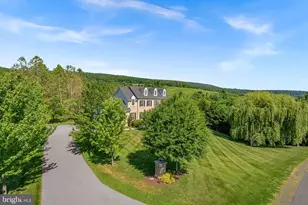 35124 Greyfriar Dr, Round Hill, VA 20141 - Photo 4