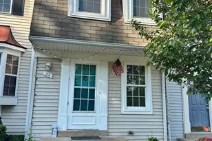 22 Alden Ct, Sterling, VA 20165 - Photo 2