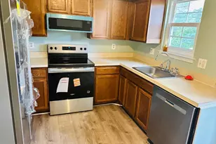 22 Alden Ct, Sterling, VA 20165 - Photo 4