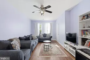 42393 Goldenseal Square, Brambleton, VA 20148 - Photo 6