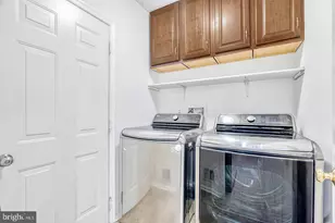 21724 Regents Park Cir, Sterling, VA 20166 - Photo 18