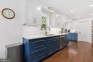 20019 Great Falls Forest Dr, Great Falls, VA 22066 - Photo 8