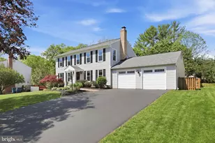 20019 Great Falls Forest Dr, Great Falls, VA 22066 - Photo 2
