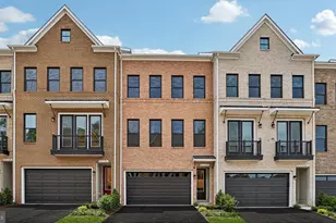 42198 Shining Star Sq, Ashburn, VA 20148 - Photo 2