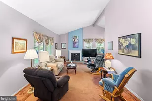 14 Middleton Ln, Sterling, VA 20164 - Photo 8