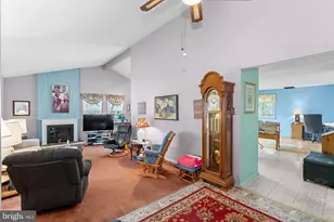 14 Middleton Ln, Sterling, VA 20164 - Photo 6