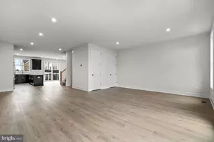 42143 Picasso Sq, Ashburn, VA 20148 - Photo 18