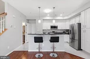 25321 Patriot Terrace, Aldie, VA 20105 - Photo 6