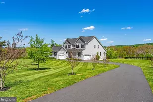 14228 Amys Meadow Ct, Leesburg, VA 20176 - Photo 2