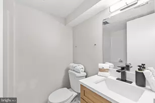 40 Sugarland Square Ct, Sterling, VA 20164 - Photo 28