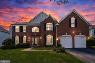 25765 Howerton Dr, Chantilly, VA 20152 - Photo 2