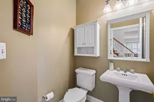 25765 Howerton Dr, Chantilly, VA 20152 - Photo 16