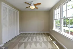 27 Marian Ct, Sterling, VA 20165 - Photo 14
