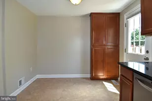 27 Marian Ct, Sterling, VA 20165 - Photo 12