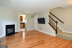 27 Marian Ct, Sterling, VA 20165 - Photo 4