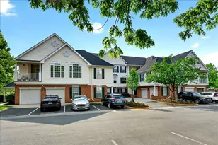 25280 Lake Shore Square, Chantilly, VA 20152 - Photo 4