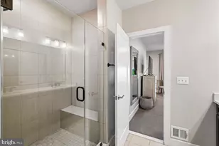 44784 Tiverton Sq, Ashburn, VA 20147 - Photo 16