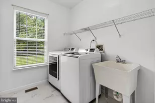 25825 Spring Farm Cir, Chantilly, VA 20152 - Photo 38