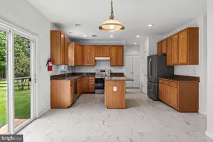 25825 Spring Farm Cir, Chantilly, VA 20152 - Photo 32