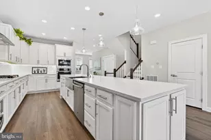 42706 Burbank Terrace, Sterling, VA 20166 - Photo 8