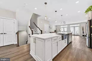 42706 Burbank Terrace, Sterling, VA 20166 - Photo 10