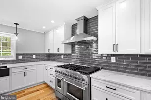 21247 Smokehouse Ct, Ashburn, VA 20147 - Photo 6