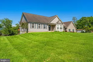 35130 Paxson Rd, Round Hill, VA 20141 - Photo 2