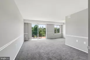 125-P Clubhouse Dr SW, Leesburg, VA 20175 - Photo 2