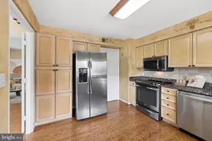 19385 Cypress Ridge Terrace, Leesburg, VA 20176 - Photo 8