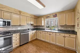 19385 Cypress Ridge Terrace, Leesburg, VA 20176 - Photo 32