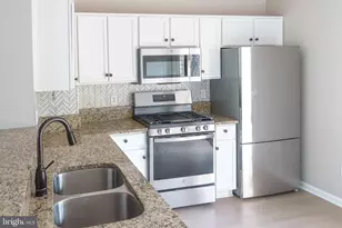 21933 Halburton Terrace, Broadlands, VA 20148 - Photo 8