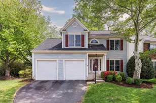 20600 Parkside Cir, Sterling, VA 20165 - Photo 2