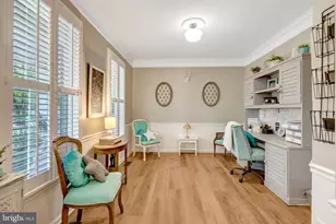 25484 Heathfield Cir, Chantilly, VA 20152 - Photo 6
