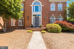 21930 Bellair Ct, Ashburn, VA 20147 - Photo 2