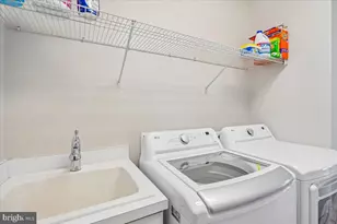 41305 Windybush Dr, Leesburg, VA 20175 - Photo 28