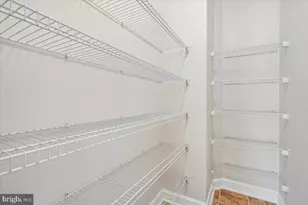41305 Windybush Dr, Leesburg, VA 20175 - Photo 32
